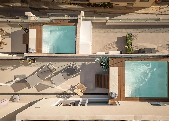 Apartamento 2br Luxury Penthouse And Apartment, Each With A Terrace, Private Pool And Valletta Views *