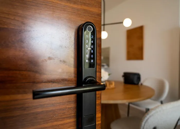 Apartamento 2br Luxury Penthouse And Apartment, Each With A Terrace, Private Pool And Valletta Views Sliema