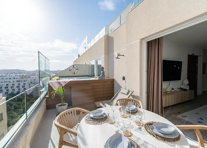 Apartamento 2br Luxury Penthouse And Apartment, Each With A Terrace, Private Pool And Valletta Views Sliema