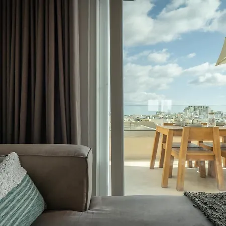 Apartment 2br Luxury Penthouse And Apartment, Each With A Terrace, Private Pool And Valletta Views *