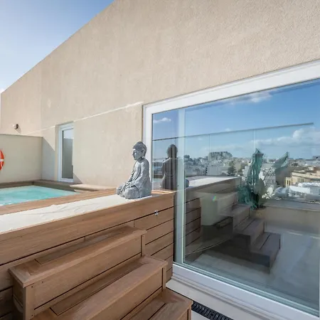 Apartment 2br Luxury Penthouse And Apartment, Each With A Terrace, Private Pool And Valletta Views Sliema