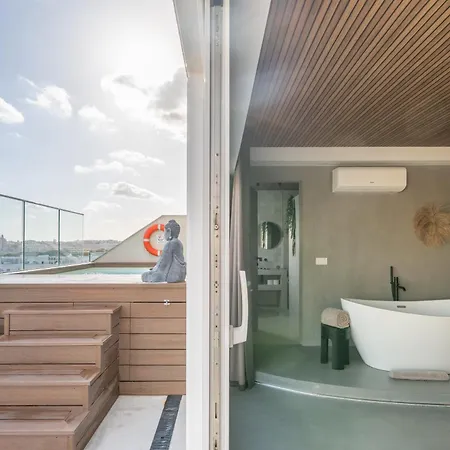 2br Luxury Penthouse And Apartment, Each With A Terrace, Private Pool And Valletta Views Apartmán Sliema