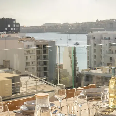 Apartment 2br Luxury Penthouse And Apartment, Each With A Terrace, Private Pool And Valletta Views