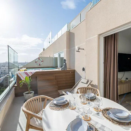 Apartman Rop Penthouse & Rof By Homega, Terrace, Private Pool & Valletta Views Sliema