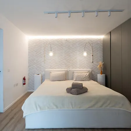 Apartment 2br Luxury Penthouse And Apartment, Each With A Terrace, Private Pool And Valletta Views Sliema