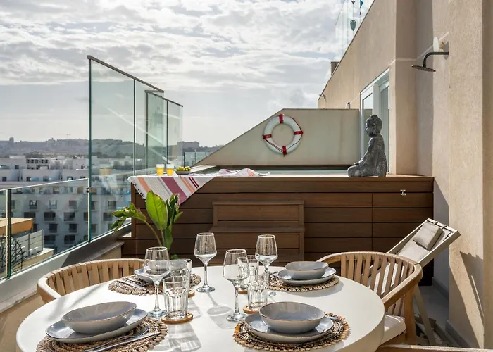 2br Luxury Penthouse And Apartment, Each With A Terrace, Private Pool And Valletta Views Apartament
