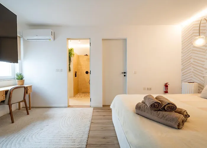 Apartament 2br Luxury Penthouse And Apartment, Each With A Terrace, Private Pool And Valletta Views Sliema