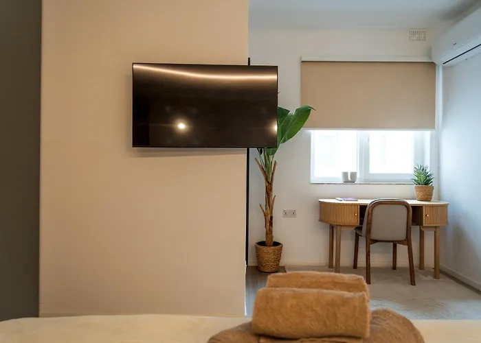 2br Luxury Penthouse And Apartment, Each With A Terrace, Private Pool And Valletta Views *