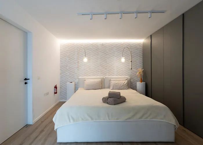 Apartament 2br Luxury Penthouse And Apartment, Each With A Terrace, Private Pool And Valletta Views Sliema